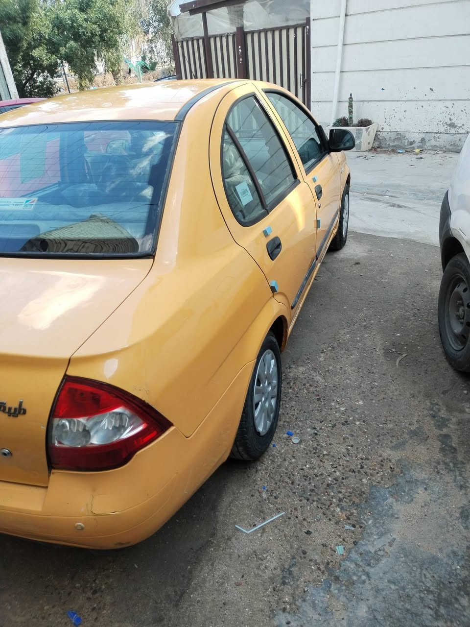 سلام عليكم عندي سياره طيبه للبيع موديل 17 سياره حلوه السعر 44 بغداد الوزيرية رقمي ***********
