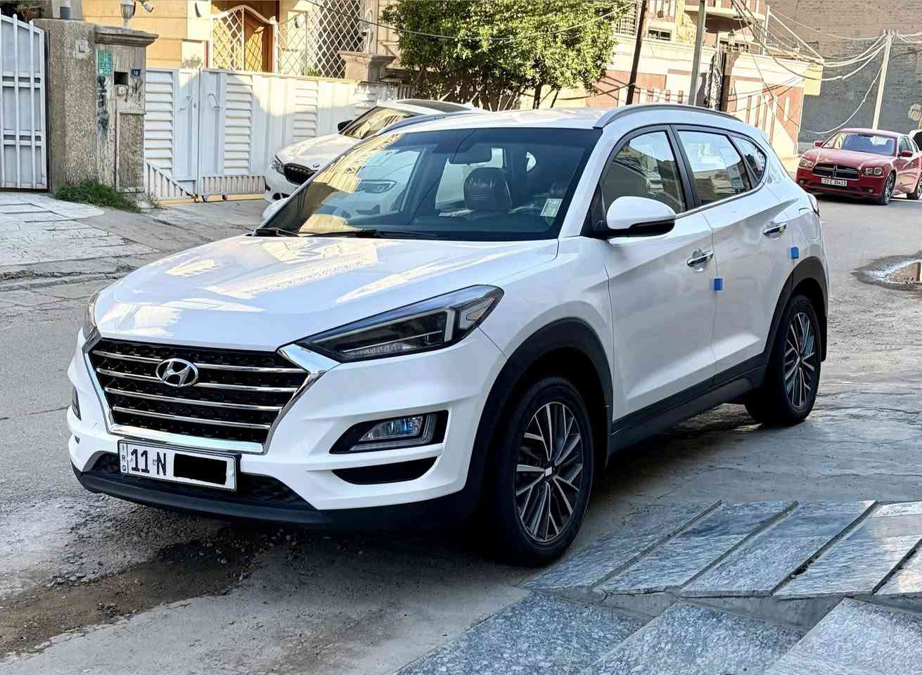 هونداي توسان ( ٢٠٢٠ ) خليجية شركة ( الكاصد ) كامل مواصفات عدا البانوراما رقم بغداد الدولي الجديد ( بأسمي ) هزة جديدة وسنوية مجددة لغاية ( ٢٠٣١ ) ماشية ( ٣٧ ) ألف كم مكفولة من الضربة والصبغ والفتح والتبديل والحالوب والرصعات . محرك ( ٢٠٠٠ ) دوش وتخم تاير جديد قبل يومين بدلتهن وذبية الاصليات وهاند بريك بالرجل . السيارة مواصفاتها كلها أصلية مال شركة الكاصد من البصمة / اريل نفكيشن / شاحن وايرلس/ شاشة وكامرة اصلية / حساس امامي وخلفي / درايف مود ثلاث وضعيات قيادة / تبريد قطعتين / كشنات مخمل بلادية / مري شفط وترحيب وغيرها . سبيرها مانازل وعدتها كاملة من البردة الخلفية والبصمات عدد ( ٢ ) الئ الشبكة والنفاضة . أخواني السيارة جديدة وجاهزة بدون اي نقص بعدها علئ وضع الشركة وللتواصل ( *********** ) وعنواني بغداد - الكرادة  .
