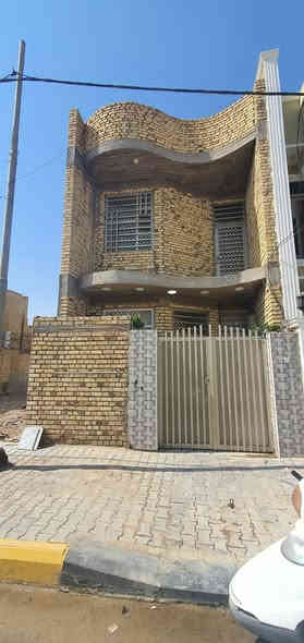 السلام عليكم 
بيت المساحه 100 متر 
الموقع شارع القاضي بناء 2023 
السعر 145 مليون 
مطلوب اسكان 40 مليون 
بل نقد 105 
40 تحويل اسكان 
للاستفسار ***********
