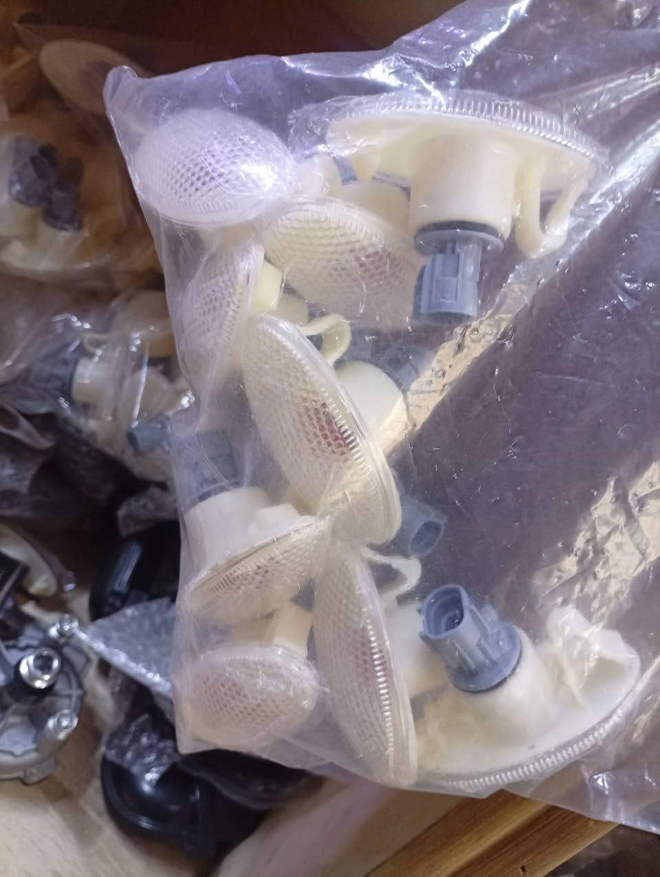 البيت الصيني
للتجاره الادوات الاحتياطيه للسيارات الصيني 
كوكو .. سي كي .. كوين .. ليفان 320..620..520
تيكو .. بي وادي دي G3..F3..
تعمير محرك ..طغم .. قشر .. دعاميات 
*********** .... موصل صناعه الأيسر خلف الوكلاء
