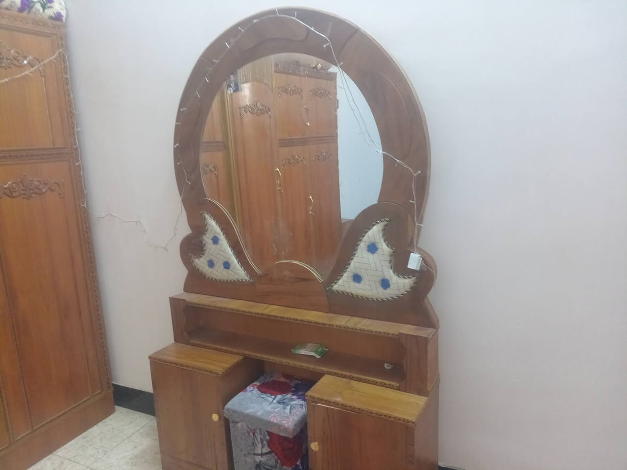 سلام عليكم شباب غرفه للبيع كلش نضيفه تجي وتشوف بعينك السعر 800وبيها مجال لشراي الرقم/***********
