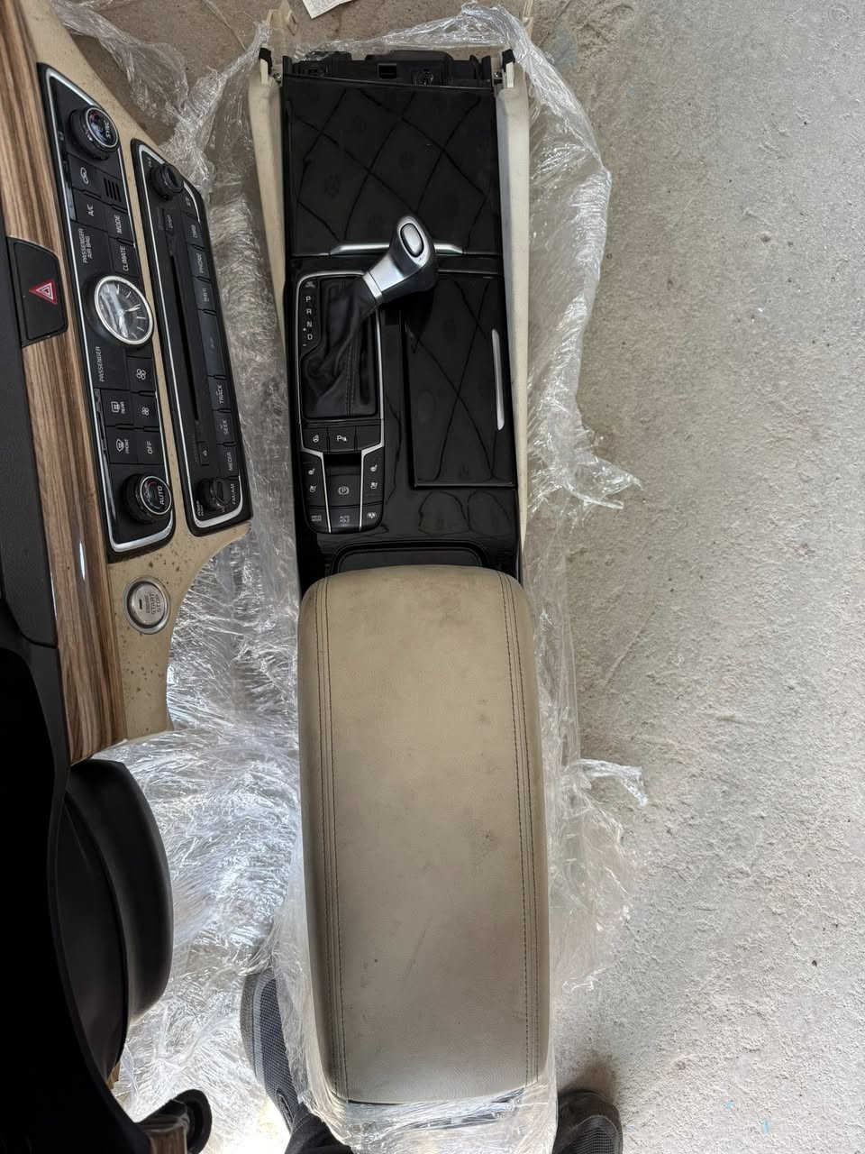 ادوات كادينزا 2017  لون ابيض فقط باقي
المكان أربيل للاستفسار ***********
