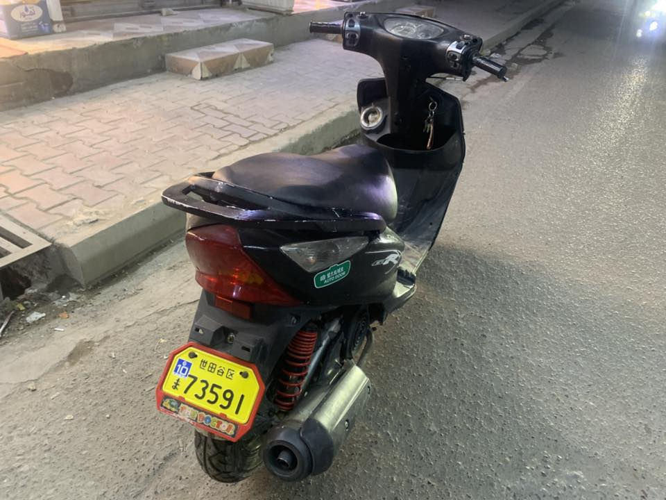 السلام عليكم للبيع دراجة ثعلب 140دراجة نكره سلف مكينة ممفتوحة بس بيهة صوت زنجيل وكابريتر وصخة كهربائيات كامله معدلهة كلش حلو كفراتهة نضيفة كدامكم سعرهة 400وبيهة مجال عنواني بغداد الحريه رقمي ***********واتساب
