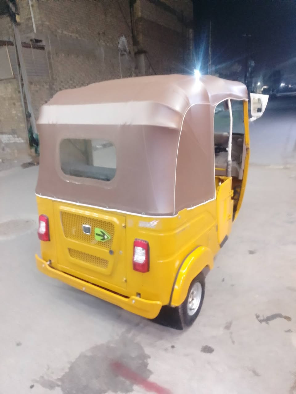 السلام عليكم شباب تكتك موديل 2021 رقم وسنوية نضيفه كلش البيع
ما متوجد ع فيس هاذه رقم ***********
