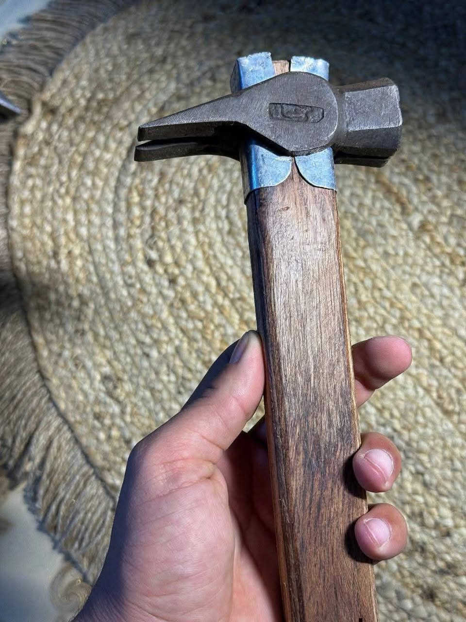 للبيع للبيع. للبيع. 
1 🔨🔨 جواكيج نجاره مصريه اصليه 🔨🔨 
2 🔨🔨 حراجي جلد طبيعي أصلي مصري🔨
3 🔨🔨حزامات جلد طبيعي أصلي مصري 🔨 
🚗🚗🚗🚗 يوجد توصيل كافه محافظات 📞📞📞 ***********
📞📞*********** العراق 🚗🚗🚗🚗🚗🚗 العنوان 🏢🏢 الديوانية الاسكان مجاور المعهد التقني 🏢🏢
