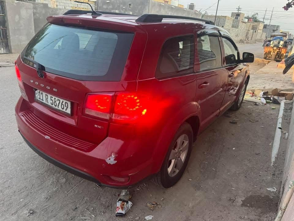 جورني موديل 12 رقم بغداد انكليزي وارد امريكي حادثها باب وجاملغ  وبيها مكانات  صبغ طخات وخياسات وصلحتها اكفلها من الكلبه ومن الكص ولعيب الشرعي ولباقي شوف العين  السياره مكينه سته اسرندر  وسبعه راكب  التبريد قطعه وحده  حداده جيده تبريد ثلج كبر ومكينه كفاله السياره جاهزه سعرها 94 وبيها مجال مكاني ناصريه سوق الشيوخ  الشراي يتصل ***********
