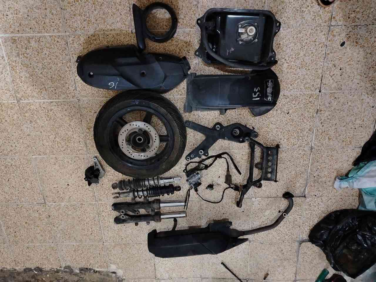 سلام عليكم غراض لبيع شمعه فقط 18 رقم التلفون *********** مكان بغداد مدينة الصدر
