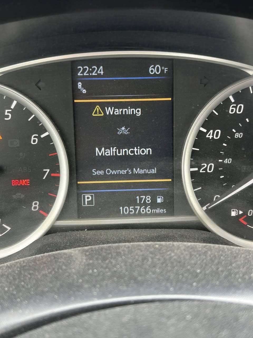 السلام عليكم
سنترا موديل 2019 

محرك 2000 

ماشية 105766 

القطع المصبوغه بيها البنيد مصبوغ 

وموضح بالصور المكان الثاني المصبوغه 

السياره تبريد خير من الله 

كير ومكينة خير من الله 

السياره مابيها نقص 

مكاني البياع 

السعر 120 ورقة 

رقمي ‭0781 102 3178‬
