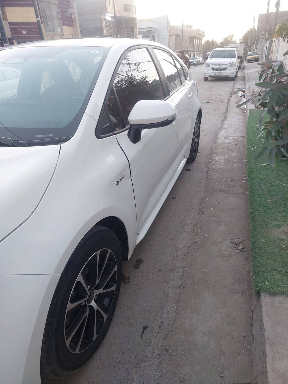 تويوتا كورولا  2025 hybrid فول مواصفات شكل الامريكي المرغوب🇺🇸
⚡ مواصفات:
☀️ فتحة سقف سلايد
🔑 بصمة + دخول ذكي
♨️ مقاعد جلد + كهرباء
🧠 رادار + تحديد مسار + قيادة شبه ذاتية
✨ هاند بريك كهربائي + لايت زينون 
📸 شاشة وسطية + كاميرا دوارة + عداد ديجيتال كامل
⚙️ تحكم مقود جانبين + درايف مود + أوتو هولد
🛡️ فل سيستم إيرباك + مانع تصادم + مانع انزلاق
(بيهة رصعه مثل ما موضح بل صوره )
    - ماشيه 7  الف
    -السياره بأسمي
رايدها 155وبيها مجال بسيط 
العنوان:
بغداد/المشتل/حي الرئاسه
***********
