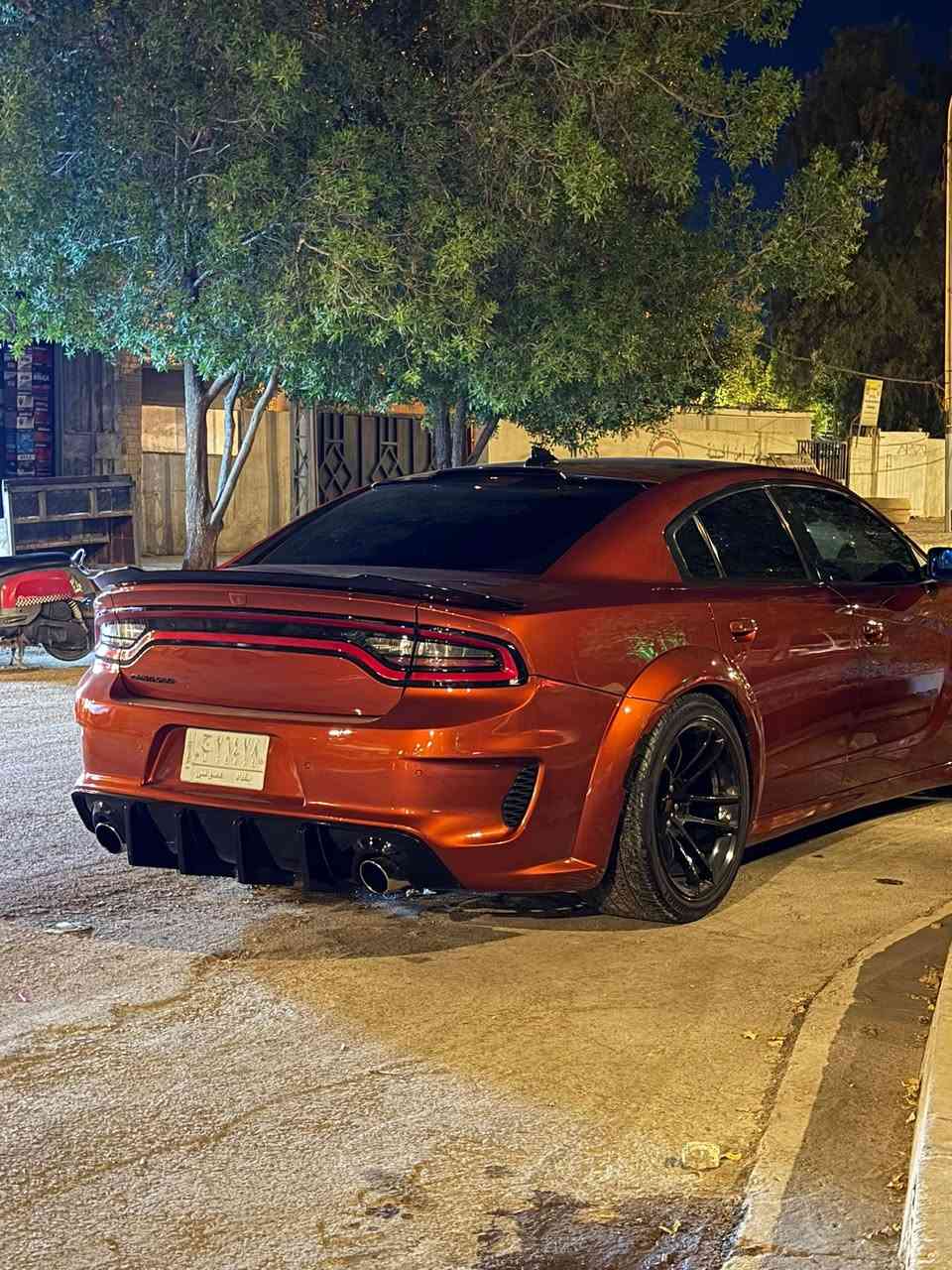 سلام عليكم عندي جارجر سكات باك  2021 SRTجديده السياره كلش نضيفه ولون مميز ماكو اخته بكربلاء وايد بدي اصل مكينته 6400حادثه جاملغ  مسروق ونص من البنيد صبغ السياره متصرف عليه الف دينار جديده 
السعر 250 
***********
