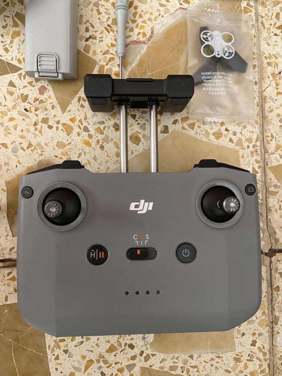 سلام عليكم DJi نيو مطيرها اربع مرات ومثل مشوف ملحقاتها وتصويرها كدامك تفيد اهل المواكب 
سعرها ٥٥٠ وبيها مجال توصيل ما عندي تريد توصيل تحول فلوس يلا اطلعها توصيل مكاني نجف مشخاب تجيني اهلاً بيك 
رقمي ***********
