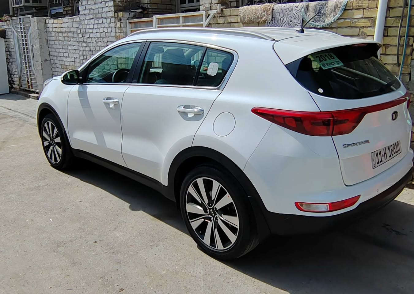 كيا سبورتج خليجي موديل ٢٠١٨ ابيض صدفي ماشيه ١٠٩ حقيقي كفاله من الصبغ عده بارد ب ٣ اماكن كلش بسيطات ومسويهن يم المندلاوي مستحيل تلاحضهن للعلم السياره بيه خصره بالشاصي الايمن ايضا ممبينه لاكن العليه اكلك بكل تفاصيله السياره اجتي محرك ٢٠٠٠ دوش تحكمات شاشه اندرويد استيراد خاص جايبه ب ٢٠٠ دولار شاشه تسجيل بلاديه للحوادث زراك لايت يدات كروم سستم لايت زنون بالاضافه للمواصفات المعروفه بالسبورتج السعر جدا مناسب ١٦٩ ورقه وبيه مجال بسيط رقم بغداد باسمي تحويل ثاني يوم رقم الهاتف *********** وبي واتس اب
