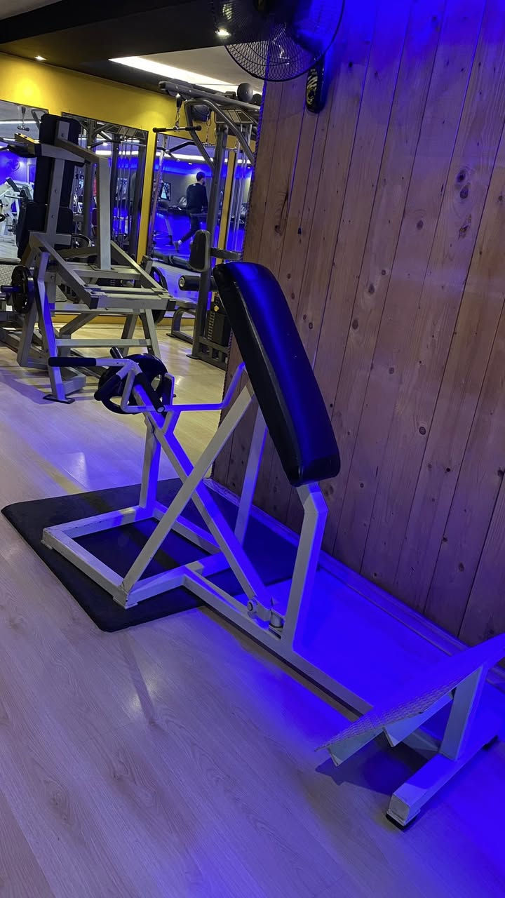 سحب T متكأ أمريكي اصلي السعر 5 ورقات
***********
