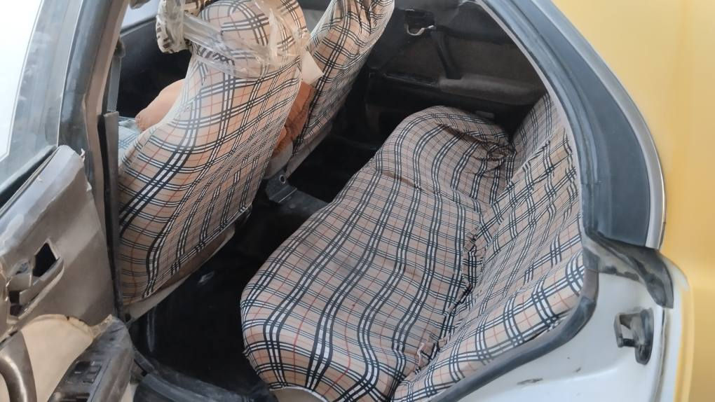 بطه فصل ديلوكس موديل 2000 رقم الماني بصرة مكينه وكير حلوات كهربائيات شغالة تبريد شغال تتقفل بريمونت راعيهة موجود بس ماعندي تواصل ويا ابد ابيع على وضعيتهة السيارة حلوه ونضيفه مالت بيت الحداديه حلوه تايرات حلوات. السنوية منتهية 2018 مكان السيارة البصرة كشرت السيارة كلش حلوه تجي وتشوفه. السعر 26.     ‏‪***********. البصرة, العراق
