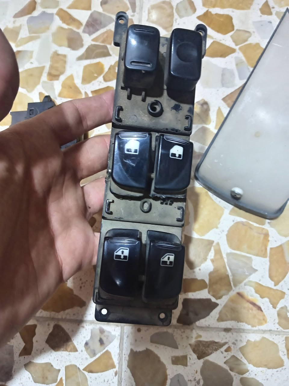 للبيع
غراض اكسنت 

***********
