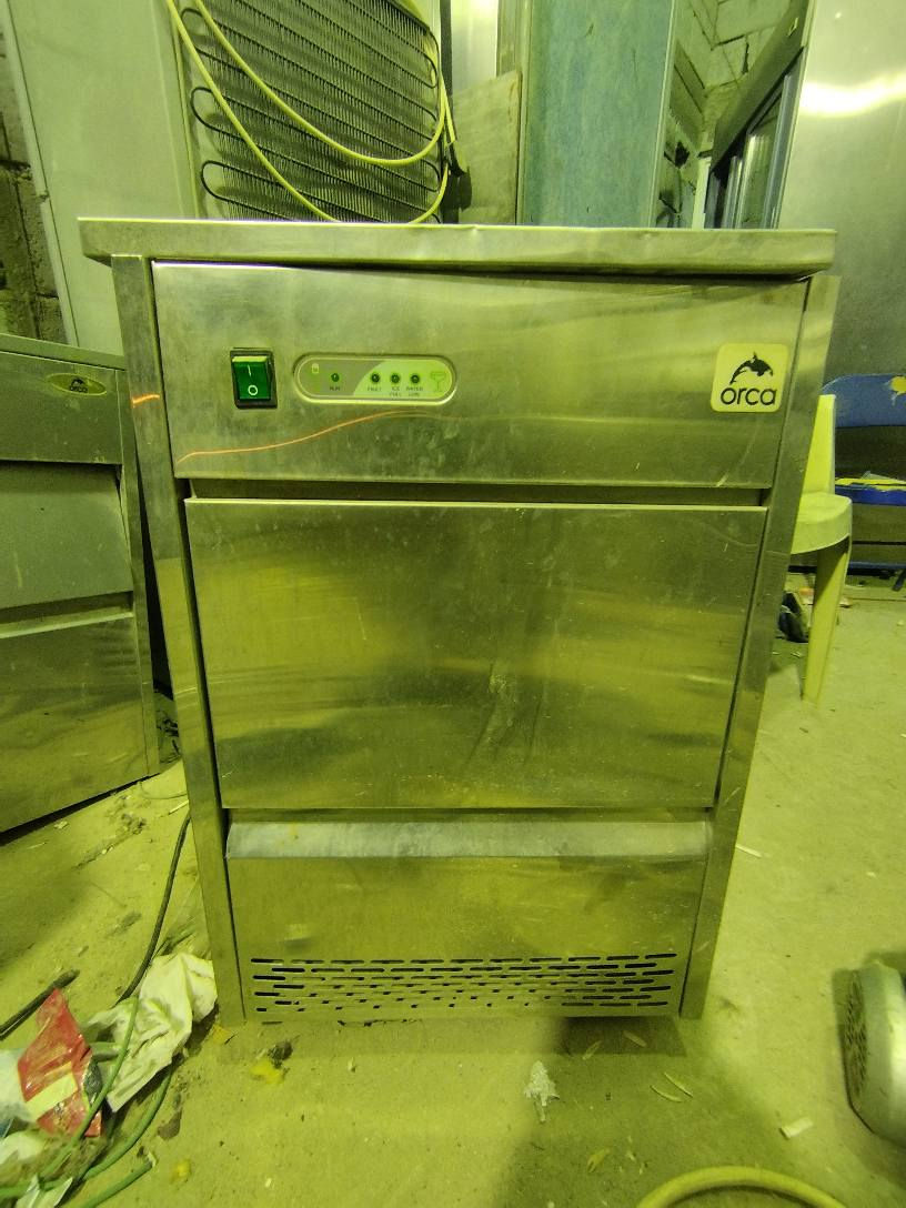 مكائن ايس ميكر مكعبات الثلج عدد 5شرط الشغل نوع ايطالي بصره ام قصر *********** البصرة, العراق
