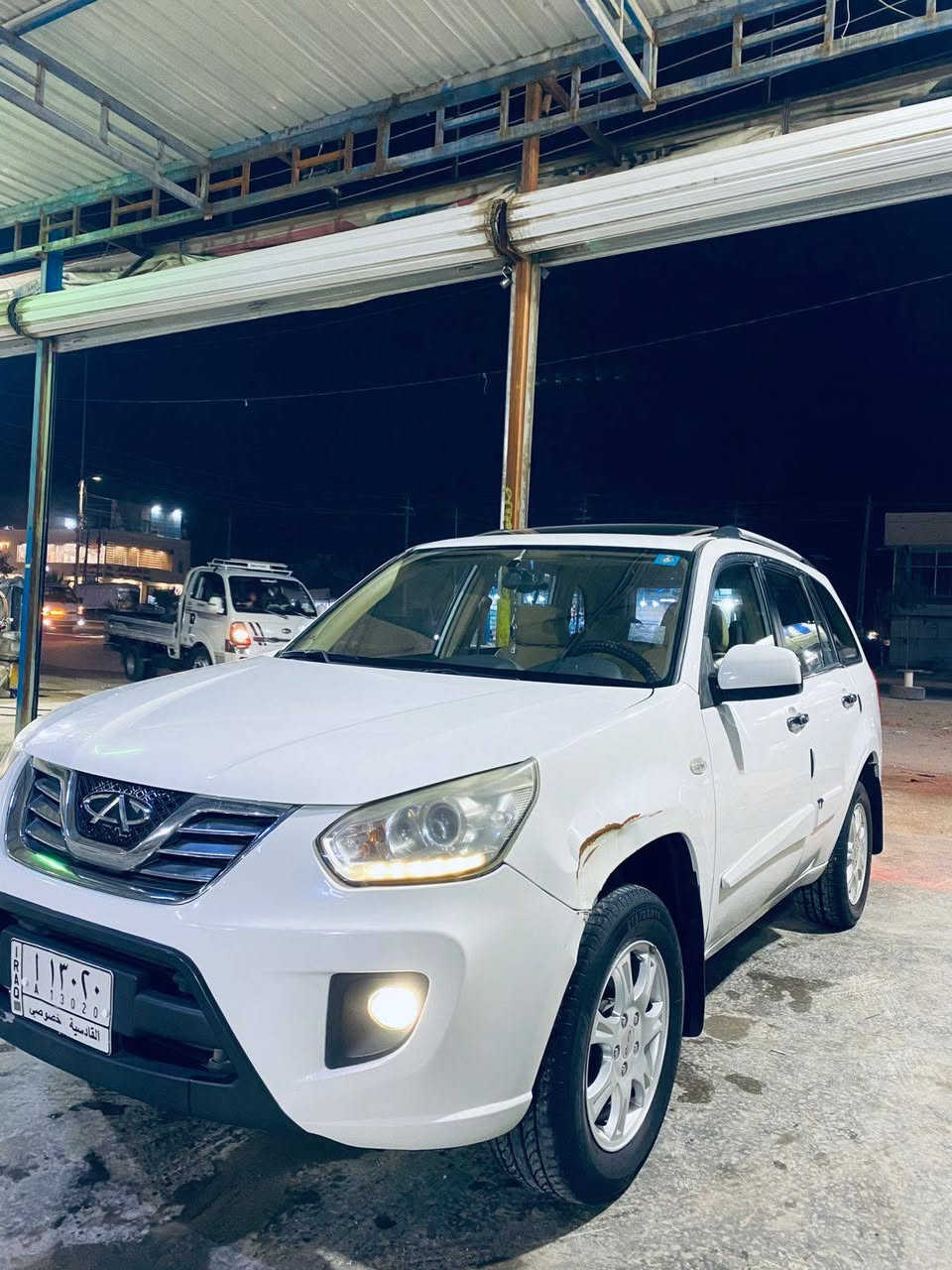 سلام عليكم تيكو للبيع موديل 2013 محرك 1800 تخم تاير جديد  مكفوله كفاله عامه ماعدا الطخه بجاملغ الكدام كير مكينه كفاله سياره نضيفه كلش رقم قادسيه ب اسمي بيع او مراوس حسب القناعه السعر 55 وبيها مجال حك الجيه مكانها النجف حي النداء  للاستفسار الاتصال على الرقم ***********
