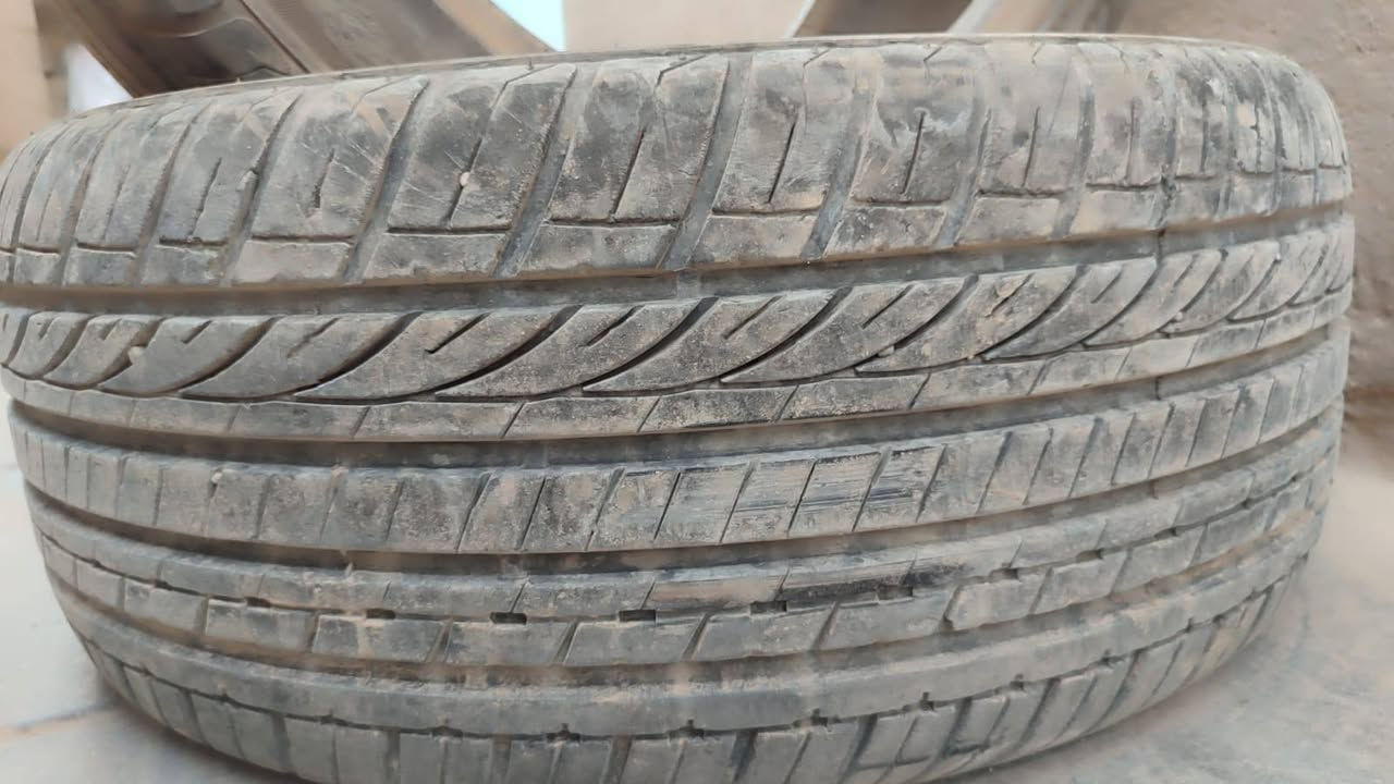 سلام عليكم غراض وبتيما 2010 و2008 وتايرات زوج 17/50/215 وحداديه. وزوج بك لايت مال لوتز 2010.وبك لايت مال لوتز 2008 وترايش 4.وقواعد بلاكجتور. وشمسيه. وستيرن ومرايات ***********
