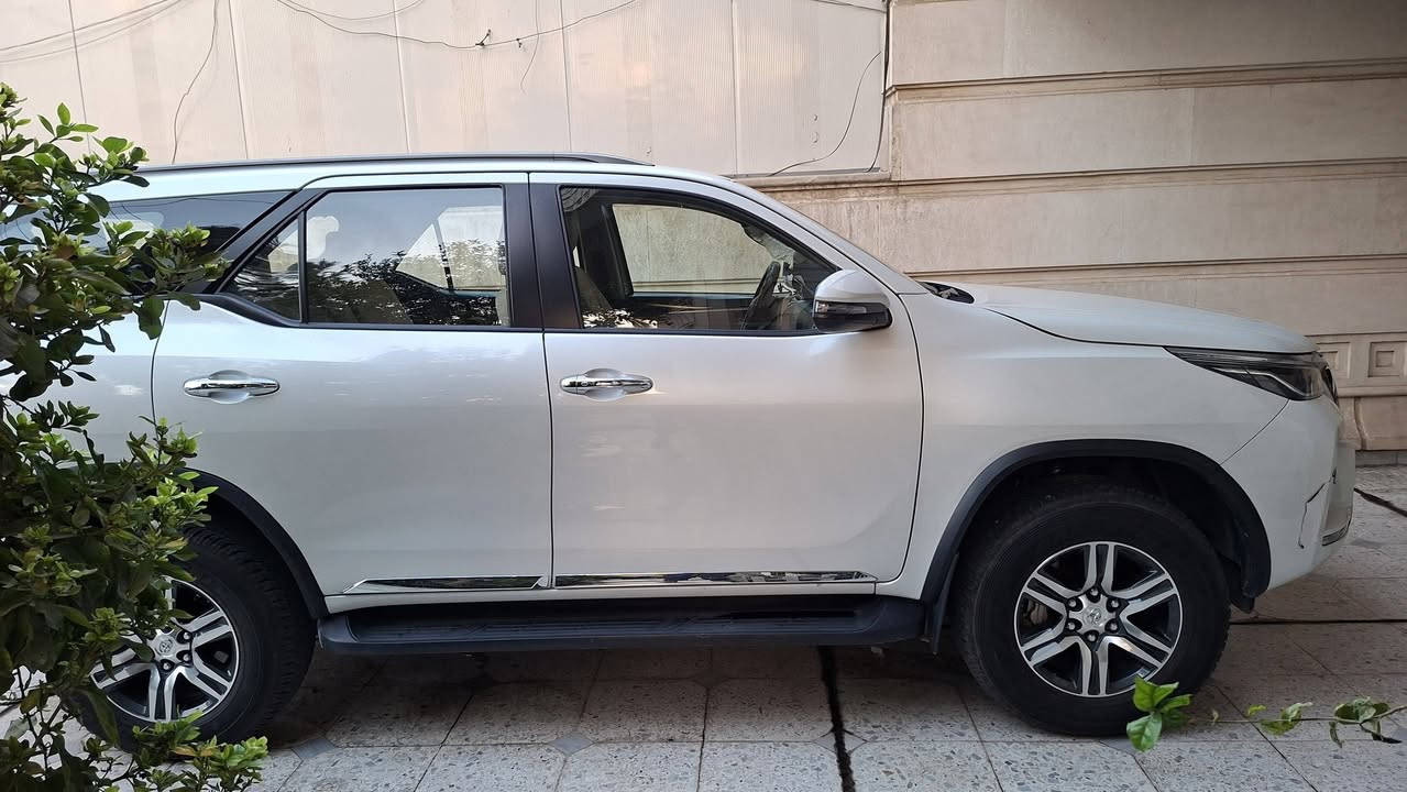 فورتشنر 2023 جديدة رقم بغداد باسمي
فووول مواصفات ( 🚘)
اربعة سلندر / بصمة اصلية / فور ويل / قفل دفلوك / حساسات امامية و خلفية / كاميرا خلفية اصلي/شاشه حجم كبير / صاجات داخلية / تبريد بيانو / شفتات ستيرن / مري شفط / ثلاجة / انارة داخلية / تبريد 3 قطع / شحن واير لس / بروجكترات امامية اصلية/  حماله بالقماره  / بطانة بنيد / تراييش نيكل بالبوب والصندوق / كل هذه المواصفات فقط بالموديلات الفول ..السياره مكفوله حتى من الشخط واخت الزيرو بعدها بفابلون  الشركه والكشنات مغلفه شامو الاصلي مال فورتشنر .. السياره ماشيه  (11 ) الف كم فقط .. السعر 32 الف دولار  وبي مجال.. علما مشتريها زيرو  بسعر 36 .. مكان السياره بغداد حي العدل شارع القاده الاتصال على دكتور حسن ***********
واسف على الاطاله .

