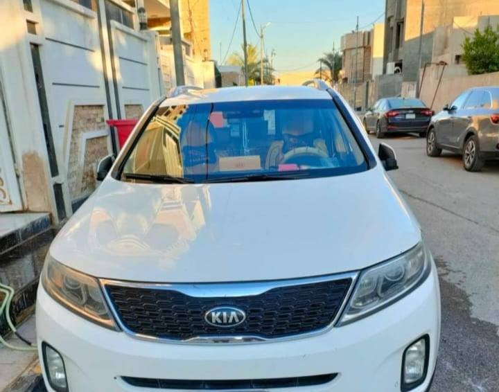 سلام عليكم جميعا
سياره سورنتو مديل 2014 مكفوله عامه ٣ قطع تبريد ٦سلندر رقم صلاح الدين تحويل مباشر سياره خير من الله واذ مراوس مديل ١٩ او ٢٠ نتراهم ع مراوس حسب القناعه 
السعر ١٨٥ وبيها مجال الطيبين رقم مبايل ***********
