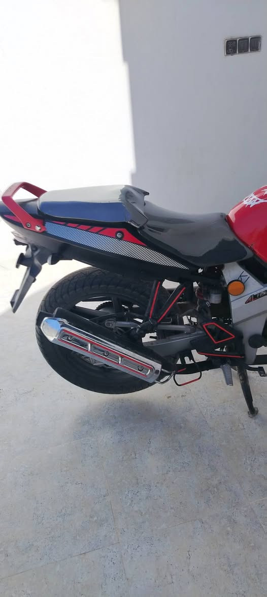 السلام عليكم كايمكو بطح للبيع
السعر مليون وربع وبي مجال
مواصفاته
مسجل بي سنويه+مضمون التحويل ثاني يوم
محرك 200cc
نوزل مو مو كابريته يعني انسه العطلات
المحرك ما مفتوح
الدراجه ما متعوبه نضيفه شوفت عينك
للاستفسار ***********
