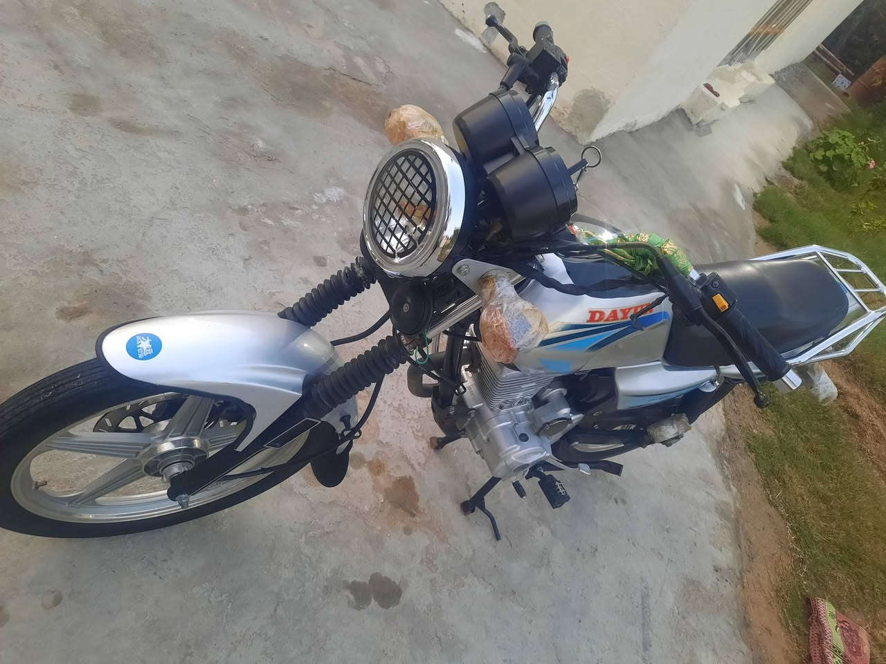 السلام عليكم
دراجه دايوان للبيع موديل 2021 كلك
مكفوله كفاله عامه 
جاهزه ان شاء الله 
السعر 750 وبيه مجال 
***********
