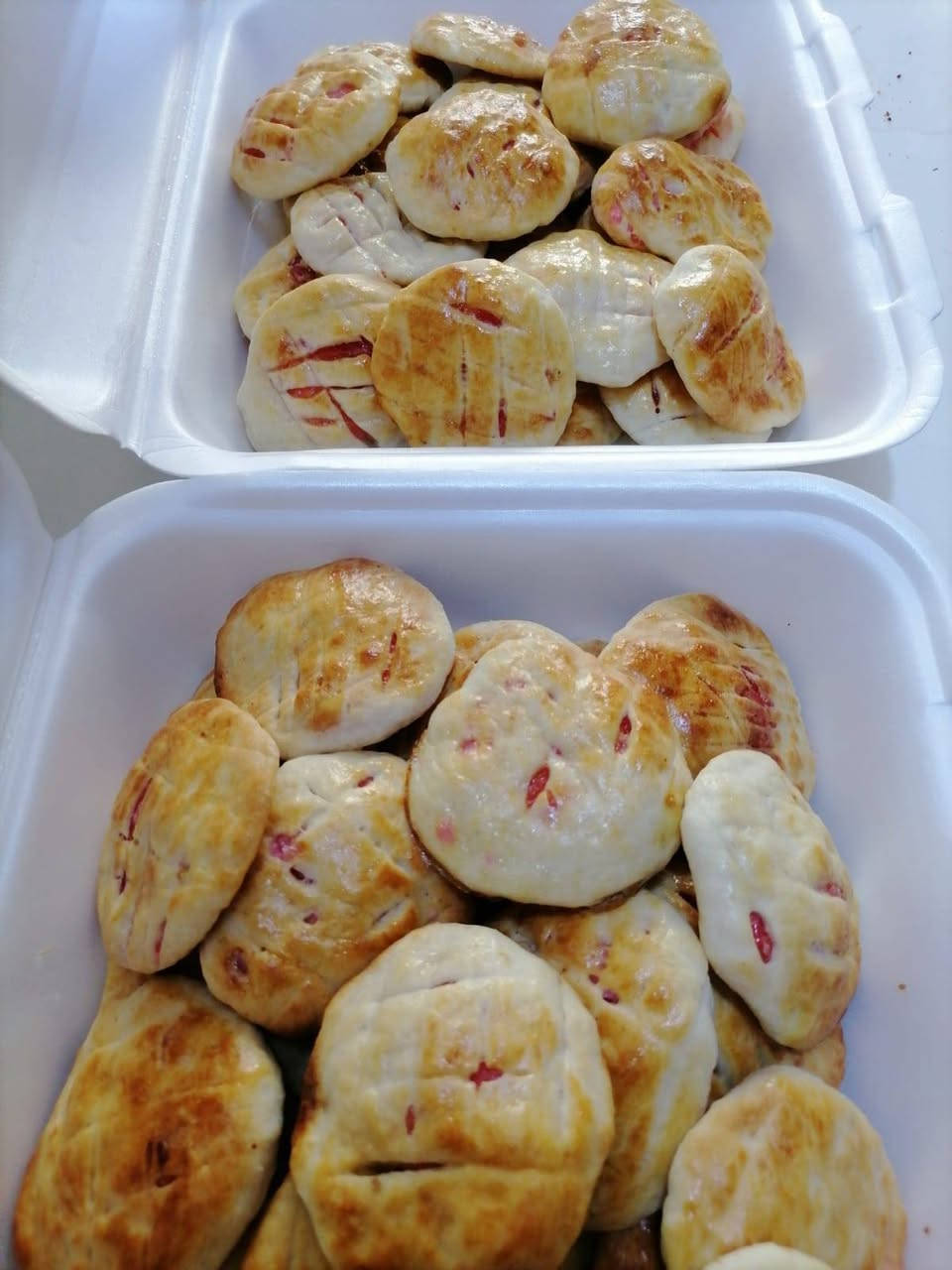 كليجه عراقيه هشه والطعم روووعهه سعر الكيلو مشكل 7الالف وتمر وحلقوم 6الاف جوز 10الاف للطلب والاستفسار على الرقم *********** يوجد توصيل داخل الزعفرانيه فقط

