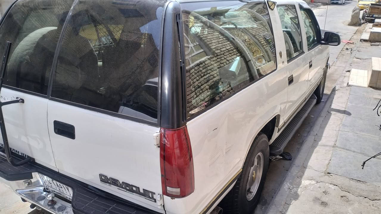السلام عليكم بهبهان للبيع
بسمنه شرط المداور 
مكينه محور جديده 
تخم تاير 
السياره نقصها فقط كمبريسر منضومه تبريد كلها يابانية
مكان السيارة ناصريه مركز
السعر 53
وبيها مجال قليل 
***********
