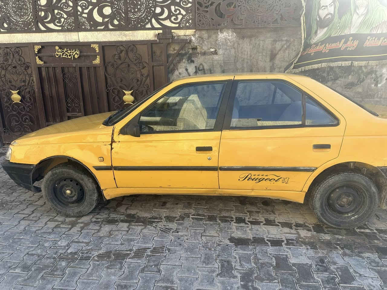 السلام عليكم
بيجو روى موديل ٢٠٠٨
مابيها نقص السياره نظيفه ومرتبه 
مكينه وكير مابيها شي 
هيئه وغرامه مصفره 
راعيها يريد تحويل 
ورقمها حلو
سعرها ٢٠ ورقه وبيها مجال
***********   موجود واتساب هم
مكانها الشعلة
