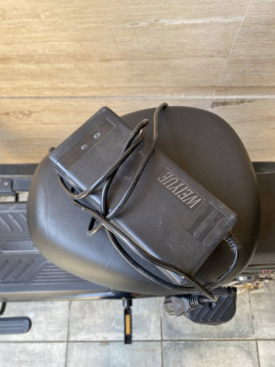 السلام عليكم دراجة شحن للبيع يجي وياها شاحنة و جميع ملحقات الدراجة بطاريات الدراجة ٥ دبل تحتاج تبديل بطاريات السعر ١٥٠ الف للتواصل على الارقام ادناه 

***********
***********
واتساب او تلكرام
