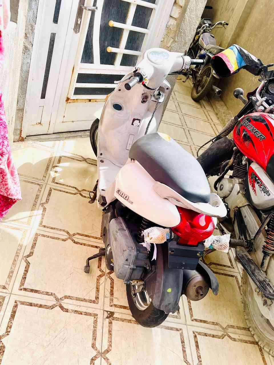 دراجه فله لبيع
قبل سبوع مطلعه من سيد وسام حاويه
دراجه نضيفه وجديده 
عنواني النجف حي القادسيه قرب فلكت المطار
متواجد فقط عل لواتساب ***********
