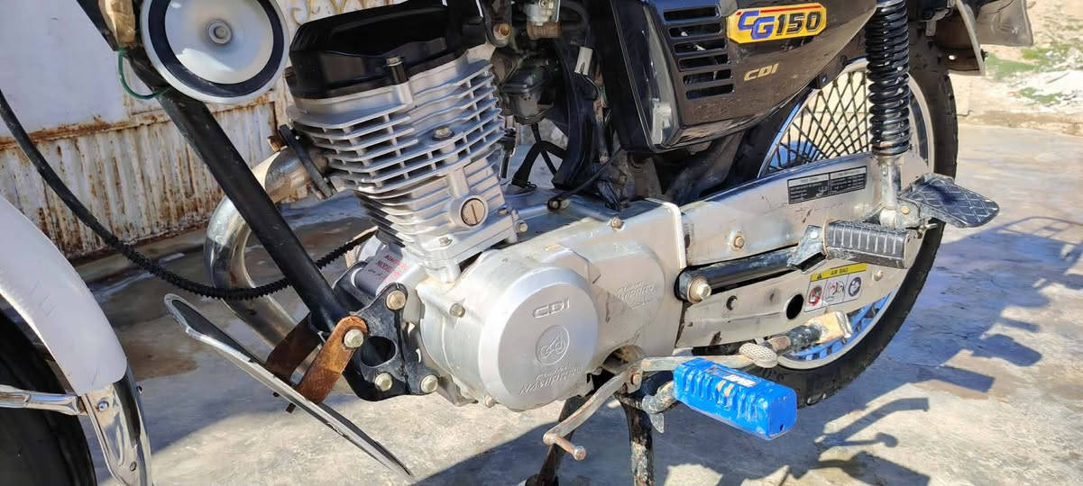 سلام عليكم ماطور نامي برو للبيع موديل 22محرك ما مفتوح بس امبدل ولفات سعر 475رقم ***********
