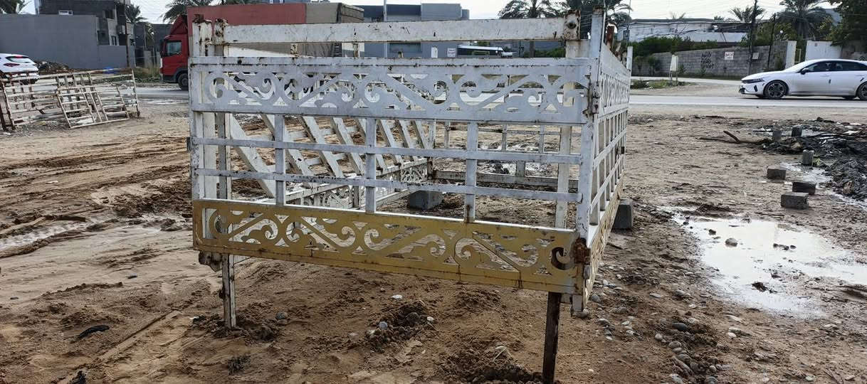 سلام عليكم محجر كيا بنكو للبيع  للاستفسار اكثر اتصال على الرقم*********** العنوان ديالى شهربان
الطول 3.12cm
ارتفاع 1.10cm
عرض 170cm
