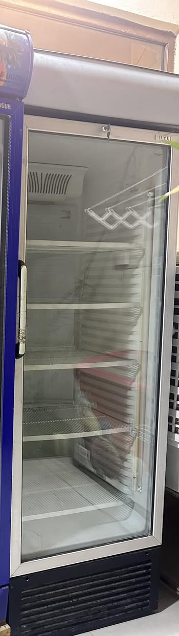 براد ومجمده للبيع تاخذه شرط الفحص  رقم المبايل ***********
