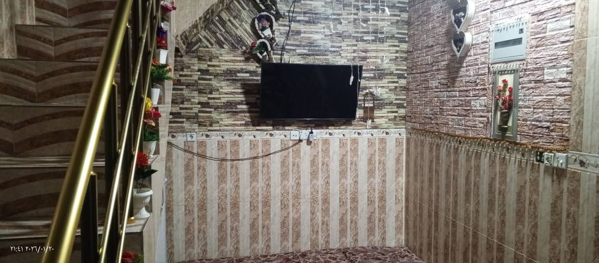 بيت للبيع
متكون من غرفتين نوم ومخزن وحمام ومطبخ حار بارد وهول واستقبال بيت فوووووول سيراميك سقف ثانوي السطع شتايگر
المساحه البيت 275 كامل الخدمات
الموقع بنجا علي خلف دائره الكهرباء
رقم الهاتف ***********
