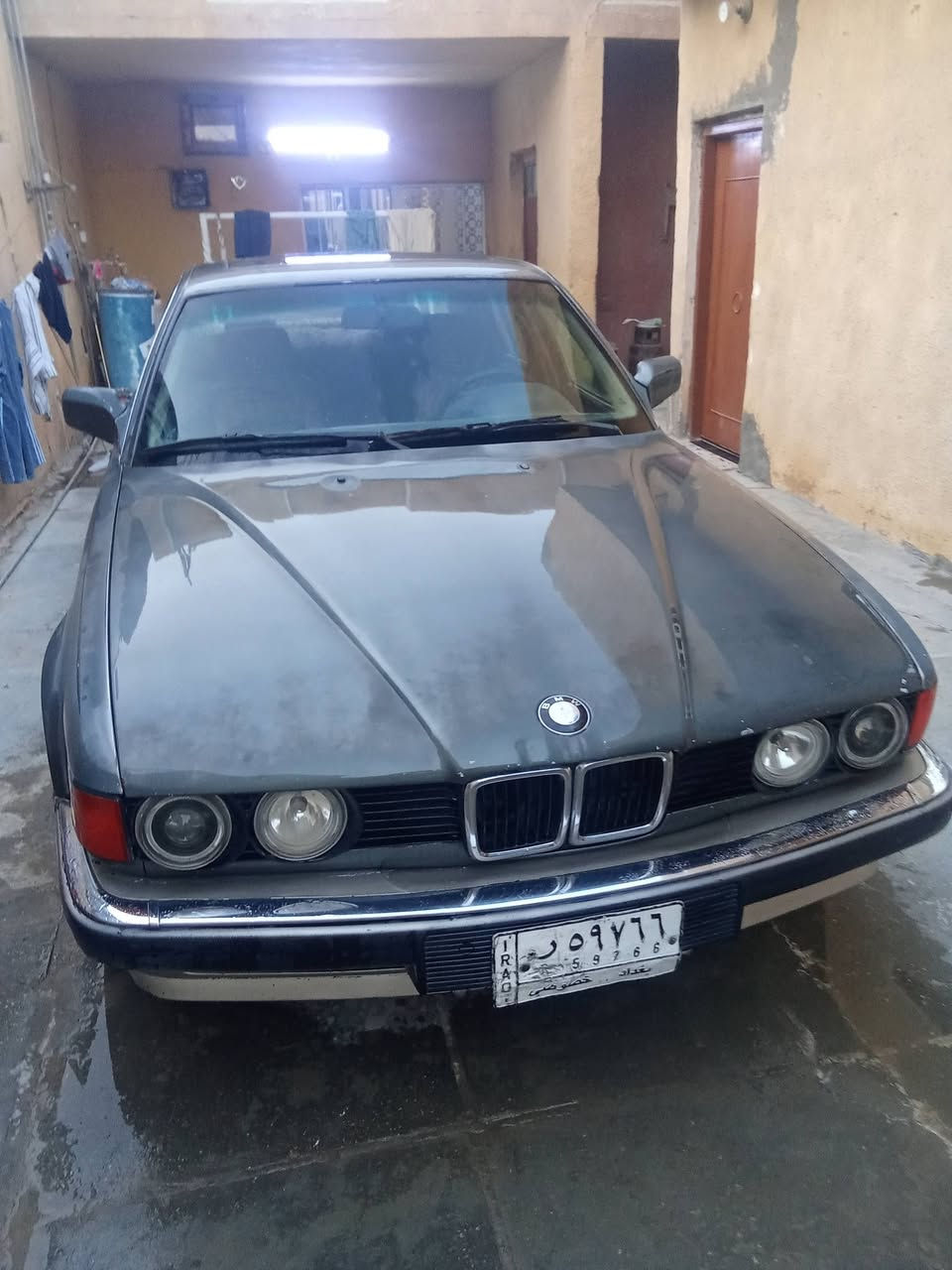 السلام عليكم 
سياره بي ام 735
موديل 90 تبريد كهربائية كل شغال 
محرك كير مكفول  محرك مفتوح 3500كشر بيه جراد حداديه نص عمر موراس حسب القناعه 
السعر 35 رقم بغداد مشروع وطني 
هذ الرقم مال صاحب السيارة 
***********/***********
