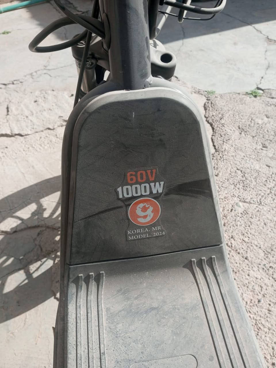 السلام عليكم اخوان دراجه شحن للبيع صفر ما ماشيه موديل 2024  السعر 650الف وبي مجال قليل 
وهذا رقم صاحب الدراجه *********** أو راسلني خاص
