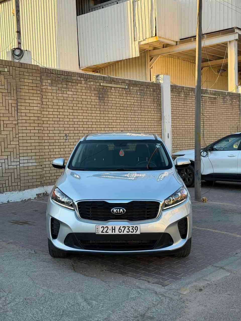 السلام عليكم
كيا سورنتو 2020
نص فول
محرك v6
شاشه جبيره
تبريد قطعتين
7 راكب
لد نهاري
فورويل
السياره  حادثها. مال امريكا صبغ الهلالات  الخلفيه وشوي بلباب 
ماشيه 26 حقيقي
السعر 213 ❗️
كير محرك مكفول وين ميعجبك تفحص افحص⚠️
مكاني بغداد بسمي تحويل ثاني يوم
***********
