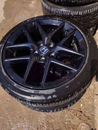 تخم ويل سيفك اصلي حجم ١٨ مع اطارات سعر٤٥٠ دولار هذا رقمي ٠٧٧٠٠٦٣٧٧٢٦ و...