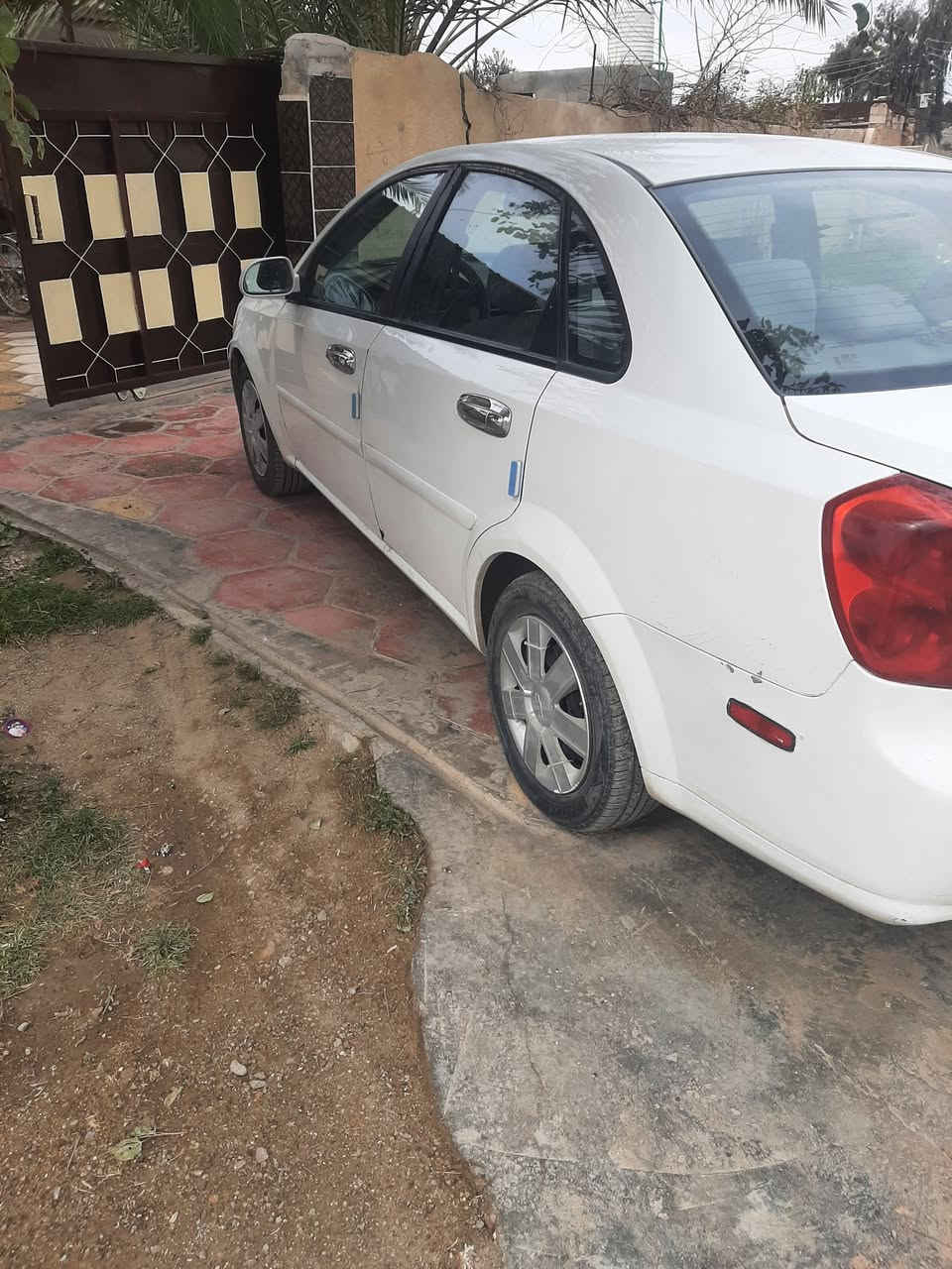 سازوكي-فورنزا للبيع
موديل ٢٠٠٨ رقم بغداد بأسمي ٤ قطع صبغ جامرلغ تبديل بدون اي ضرر تدفئة تبريد محرك ٢٠٠٠ تخم تاير جديد 
للإستفسار *********** 
مكان السيارة ديالى المقدادية
