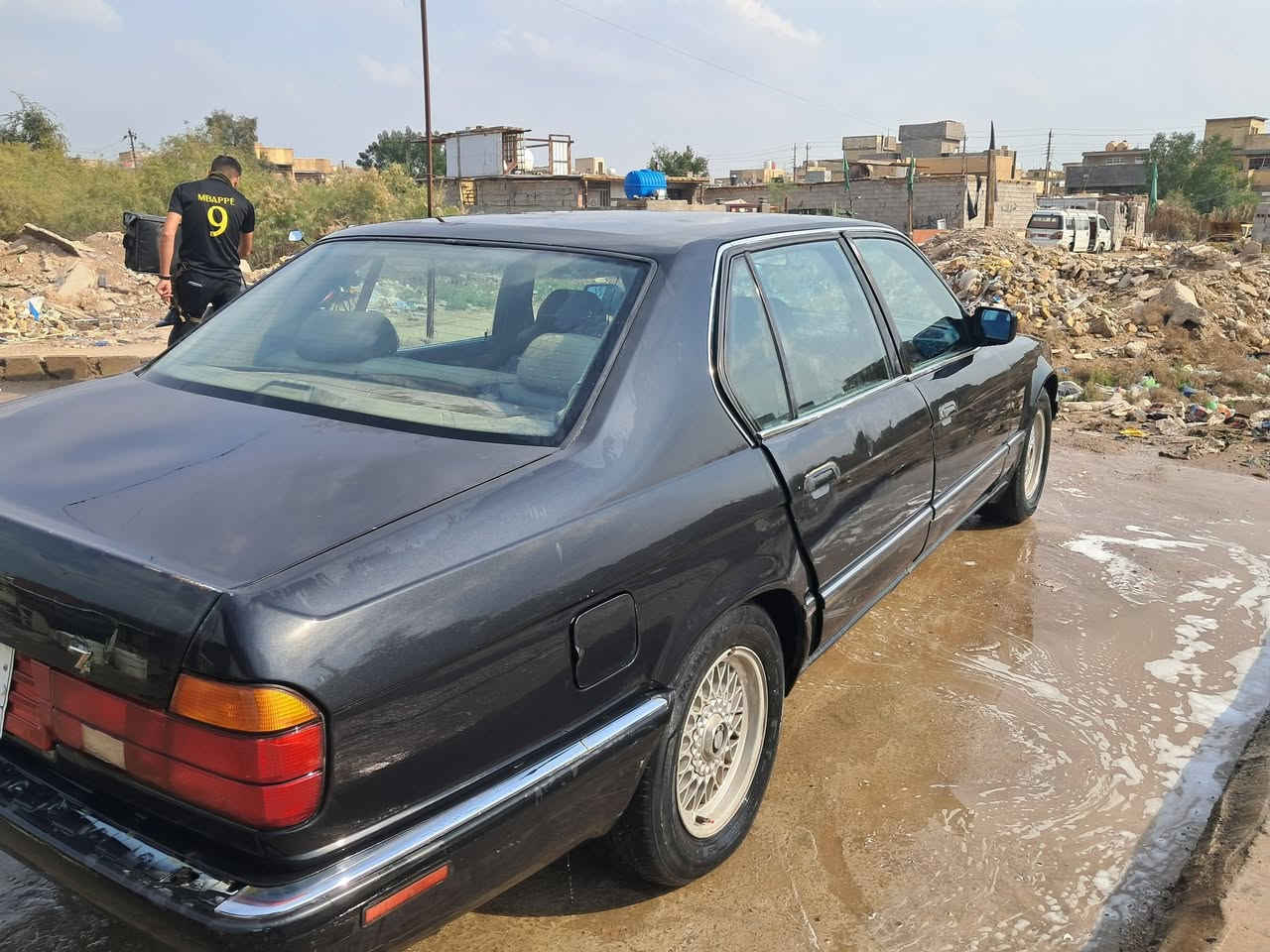 لبيع سياره بيم باب طويل موديل 93سنويه 28محرك مفتوح 30اتصال ***********
