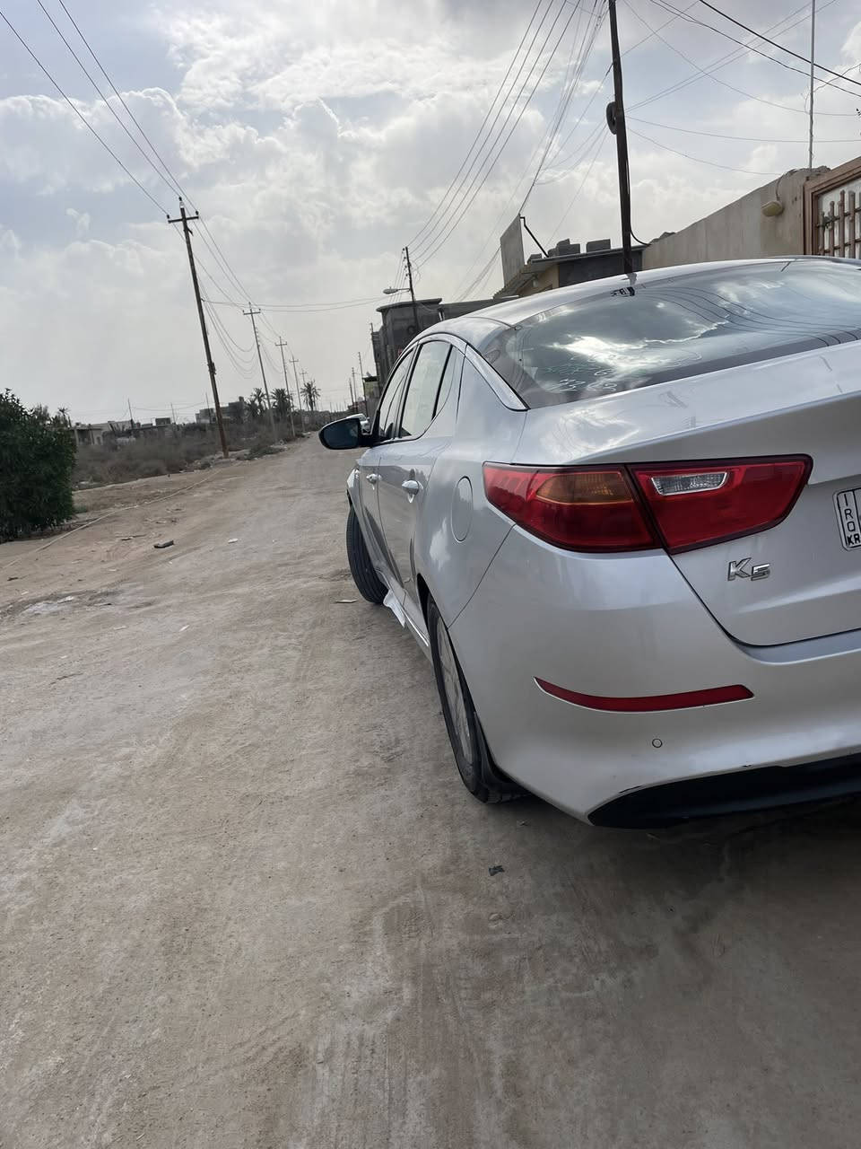 كي فايف 2015
تحكم ستيرن 
تحكم مري
بصمه سويج 
سياره جهازه مال جني 
رقم سنويه اصليه حفر 
تبريد تدفه 100/100
محرك كير كفاله غاز غاز
سياره نقصه دعميه بيه طكه من جوه 
سياره جديده كه بدي ودوخله جدد كلش 

50 بيه مجال بصيط سياره مكانه بصره 

***********
***********
