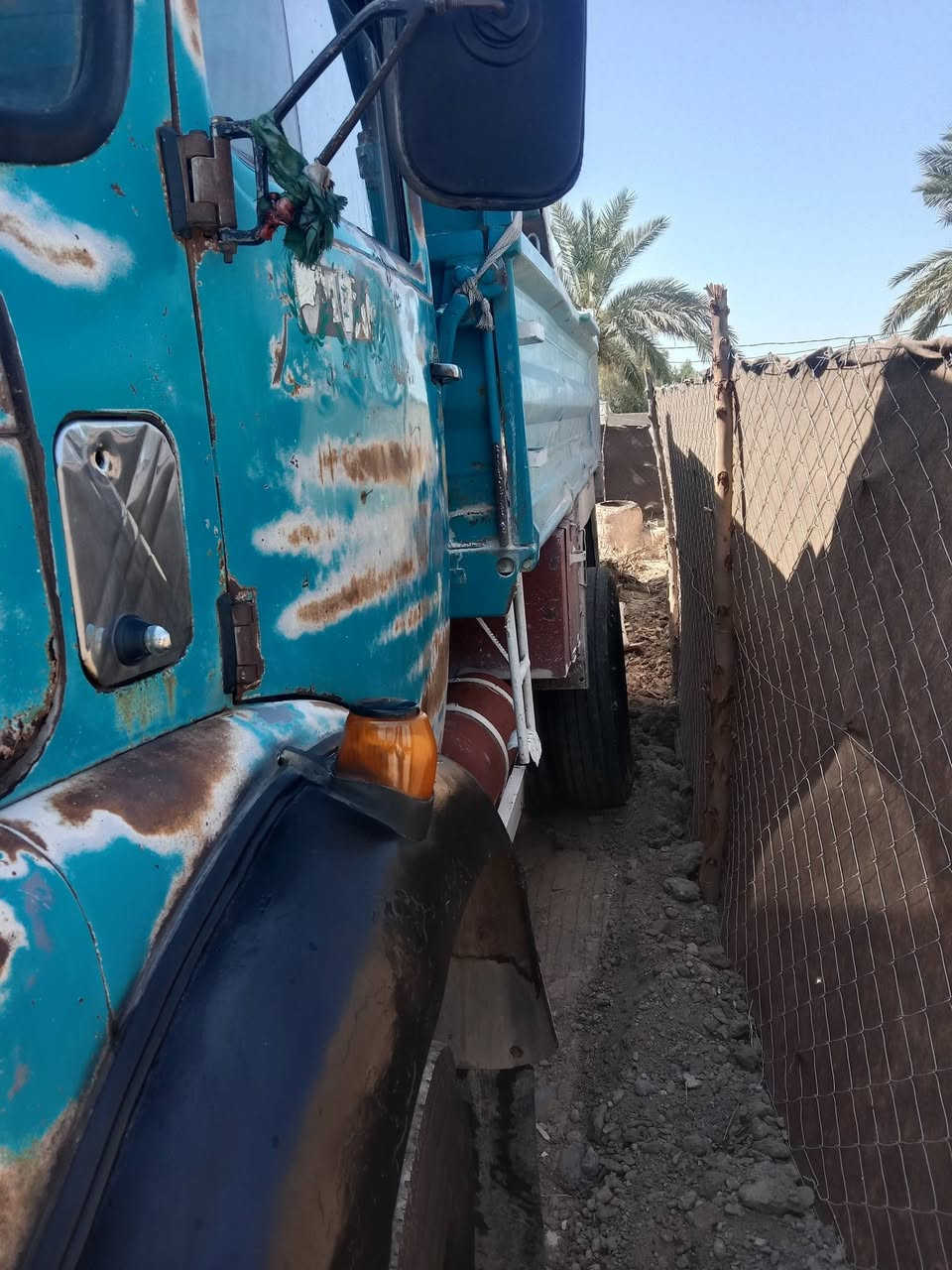 ابو ردين للبيع موديل 75 رقم نجف نكليزي باسمي مداور ثاني يوم سياره جاهزه شاصي محرك مكفول ***********
