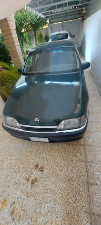 سيارة اوبل اوميكا مديل ٩٣ محرك ٢٠  كير عادي عادي  داخل كلينس  بدون تقح...