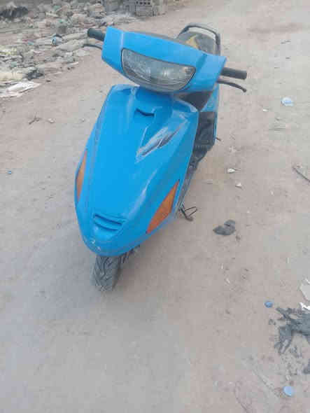 دراجه فراشه للبيع يحتاجلها بس كابريتر تشغل دراجه سلف هندر لايت اشاير كله شغال سعر 250 وبيها مجال بسيط رقم *********** مكان شارع مدينه
