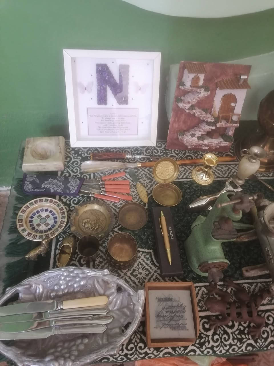السلام عليكم
انتيكات متنوعة بسعر َمناسب تقريبا 170 قطعة تحتوي على
نحاسيات و طلائات فضة ومكائن ثرم يدوية وقطعة سندلوس ألماني وتقريبا كيلو طلاء فضة بيهن والصور والتفاصيل الي يحب خاص
العدد تقريبا 170 قطعة
السعر 225 الف سعر نهائي
لايوجد توصيل فقط داخل كربلاء


**إذا كنت صاحب هذا الإعلان وتريد حذفه لأي سبب، رجاءا أرسل رسالة إلى الدعم الفني**