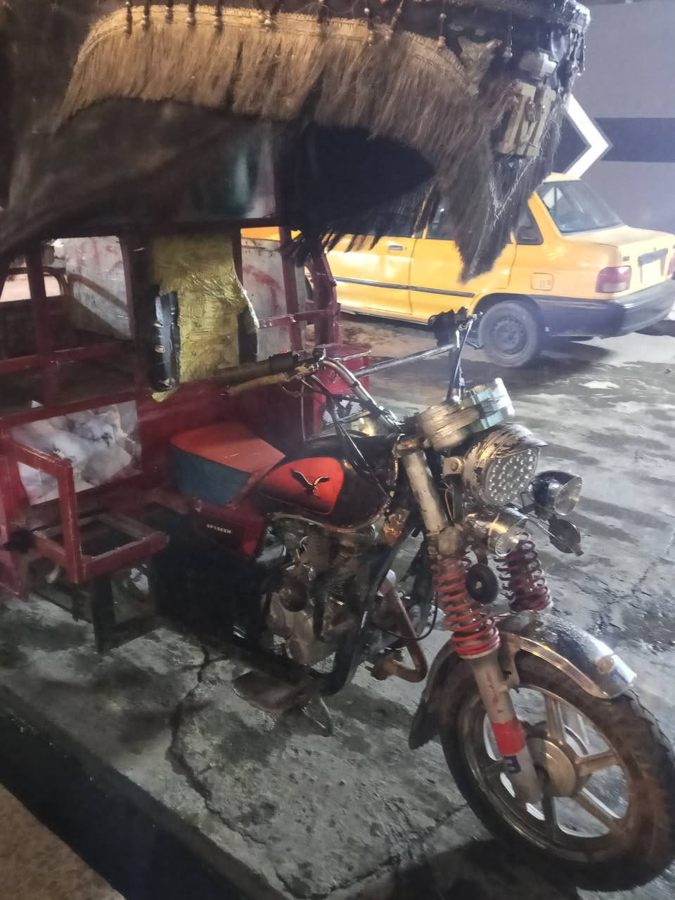 جمره موديل 18 ن
مصبوغه وير منيه شغاله بس باتري السعر 750 وبي مجال ***********
