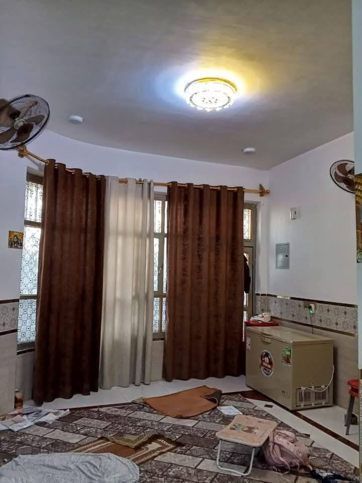 بيت جديد للبيع على طريق السنيه مساحة 300م بناء 2غرف وصاله مطبخ واستقبال وحمام طارمه حلوه تفاصيل أكثر على رقم ***********
