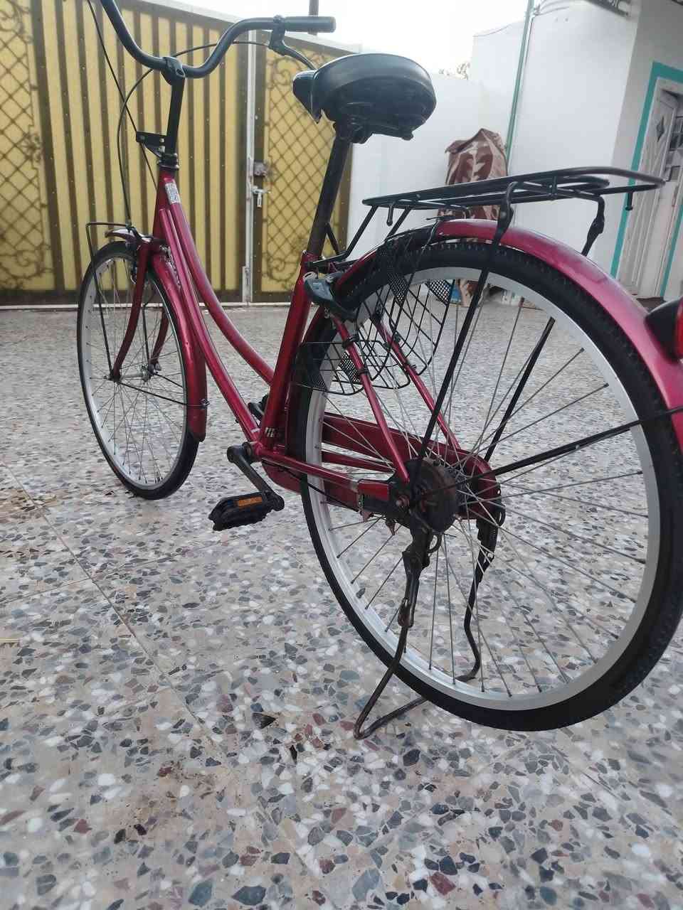 سلام عليكم للبيع باسكل حاويه نضيف احله من صور
لون كرزي  🍒

نضافه 100/90
مكان نجف 
الاستفسار ***********
