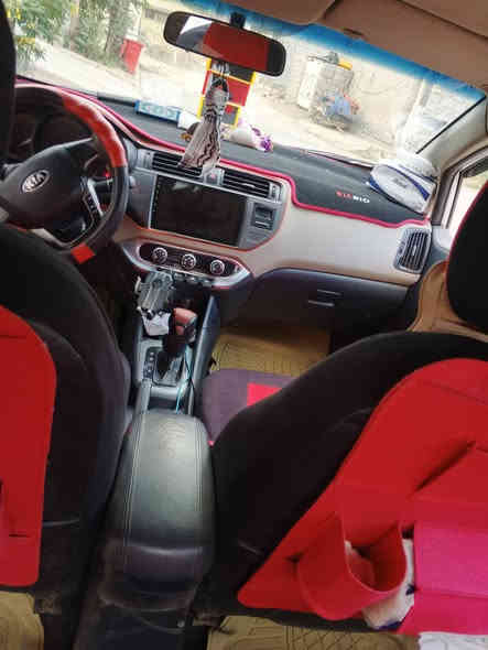 السلام عليكم كيا ريو موديل 2015 للبيع خليجي تبريد شغال صدر امامي خلفي تخم تاير جديد السعر 77 وبيهه مجال بسيط مكان بغداد الراشدية ***********
